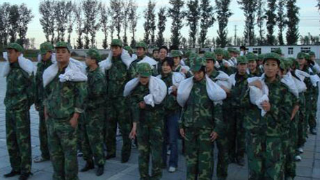 饲料动保板块在职员工军事化强化训练营，，，时刻坚持高昂的斗志