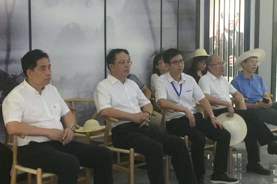 F:\2015-2018年OA文件 电视机媒体播放图设计\2018-OA文件 电视机媒体播放图设计\2018.07.31-中央党校副校长王东京考察调研北京资源威廉希尔williamhill集团\04.JPG